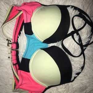 Baiting suit top.